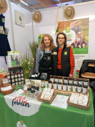 Des agriculteurs au Salon des loisirs et du tourisme