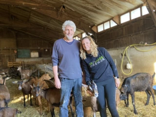 Aux confins de la Drôme, l’installation d’un duo  père-fille