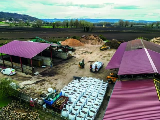 CB Environnement : dix ans de valorisation des déchets verts et de la biomasse en Isère