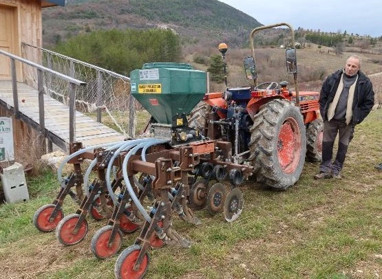 Un semoir sur mesure pour les engrais verts