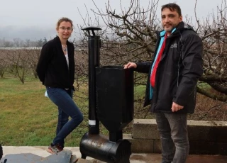 La tour 4 pales et le pellet de bois débarquent dans les vergers