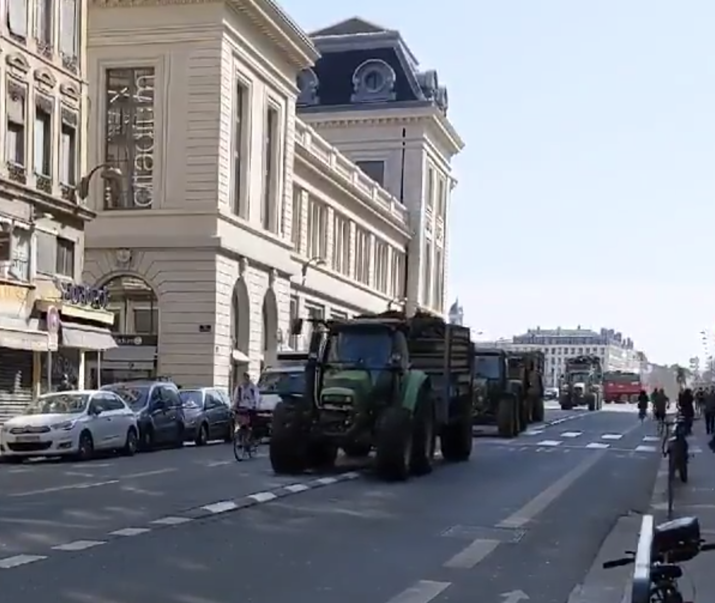 Mobilisation des agriculteurs à Lyon et Clermont ce 25 mars 