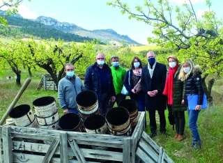 Le préfet au chevet des arboriculteurs des Baronnies