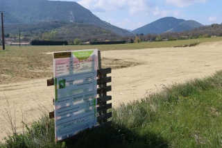 Son projet de hangar est remis en cause par des riverains