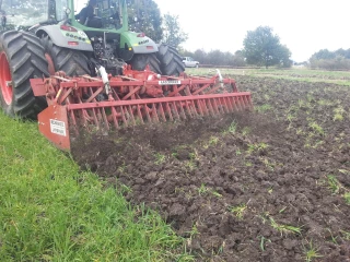 Les machines à bêcher passent là  où les charrues s’arrêtent