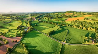 Foncier agricole : la profession agricole demande d’« aller au bout »
