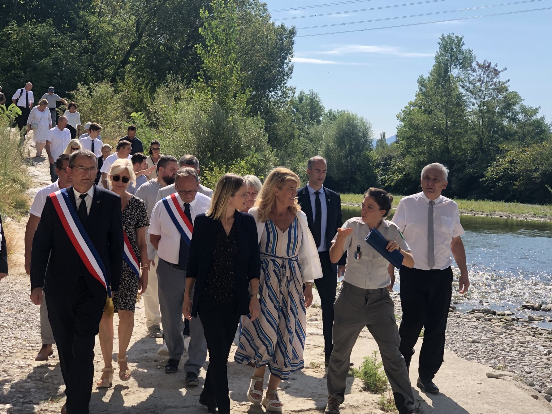 Sécheresse : deux secrétaires d’État constatent la situation sur la Drôme