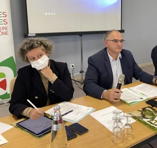 Irrigation, prédation : un monde agricole en colère