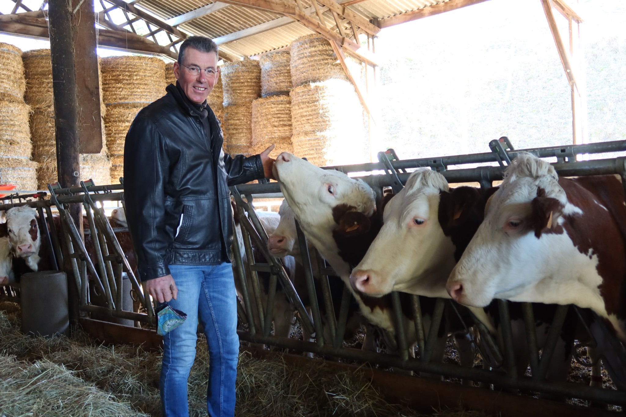 Lait bio : double peine pour l’exploitation de Samy Raspail