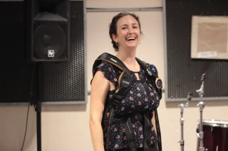 Des gilets vibrants pour les personnes sourdes et malentendantes