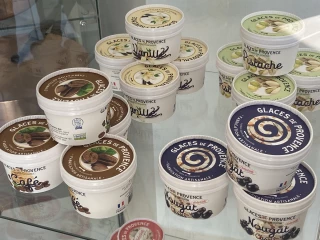Du lait de la Drôme dans des glaces de Provence