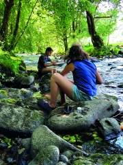 Orpaillage en Auvergne, spéléo dans le Vercors...