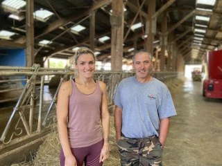 À la ferme de la Tour, père et fille produisent 450 000 litres de lait de vache