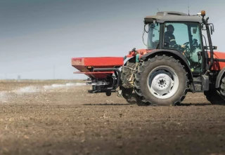 Engrais : la Commission européenne s'engage à suspendre le MACF rétroactivement