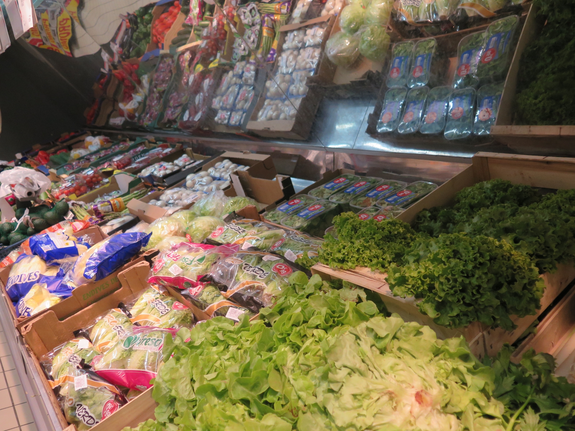 Covid-19 : Intermarché soutient les producteurs de salades et de pommes bio