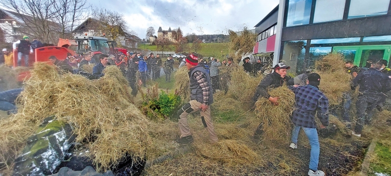 Des agriculteurs prennent pour cible France Nature Environnement